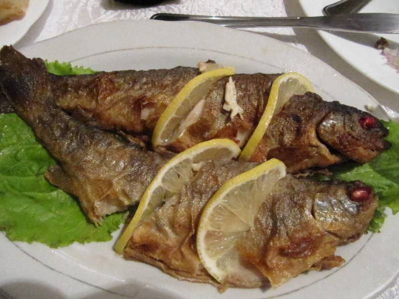 Gruzja ryba wesele jedzenie